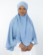 Découvrez le Khimar Indonésien Bleu Pastel : L'Élégance en Toute Simplicité